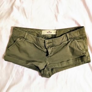 Women's size 5, Hollister shorts, olive green